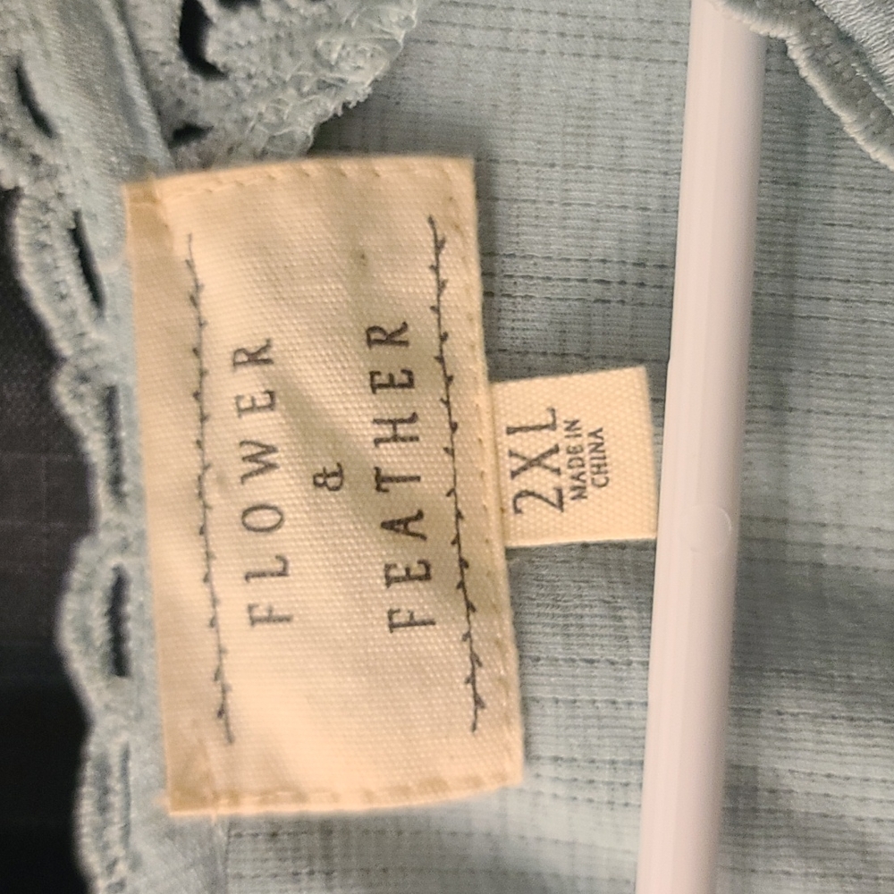 💮Beautiful top👕 - Picture 3 of 7